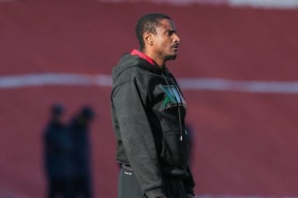 Coup de théâtre au MC Alger  : Rhulani Mokwena quitte la barre technique !